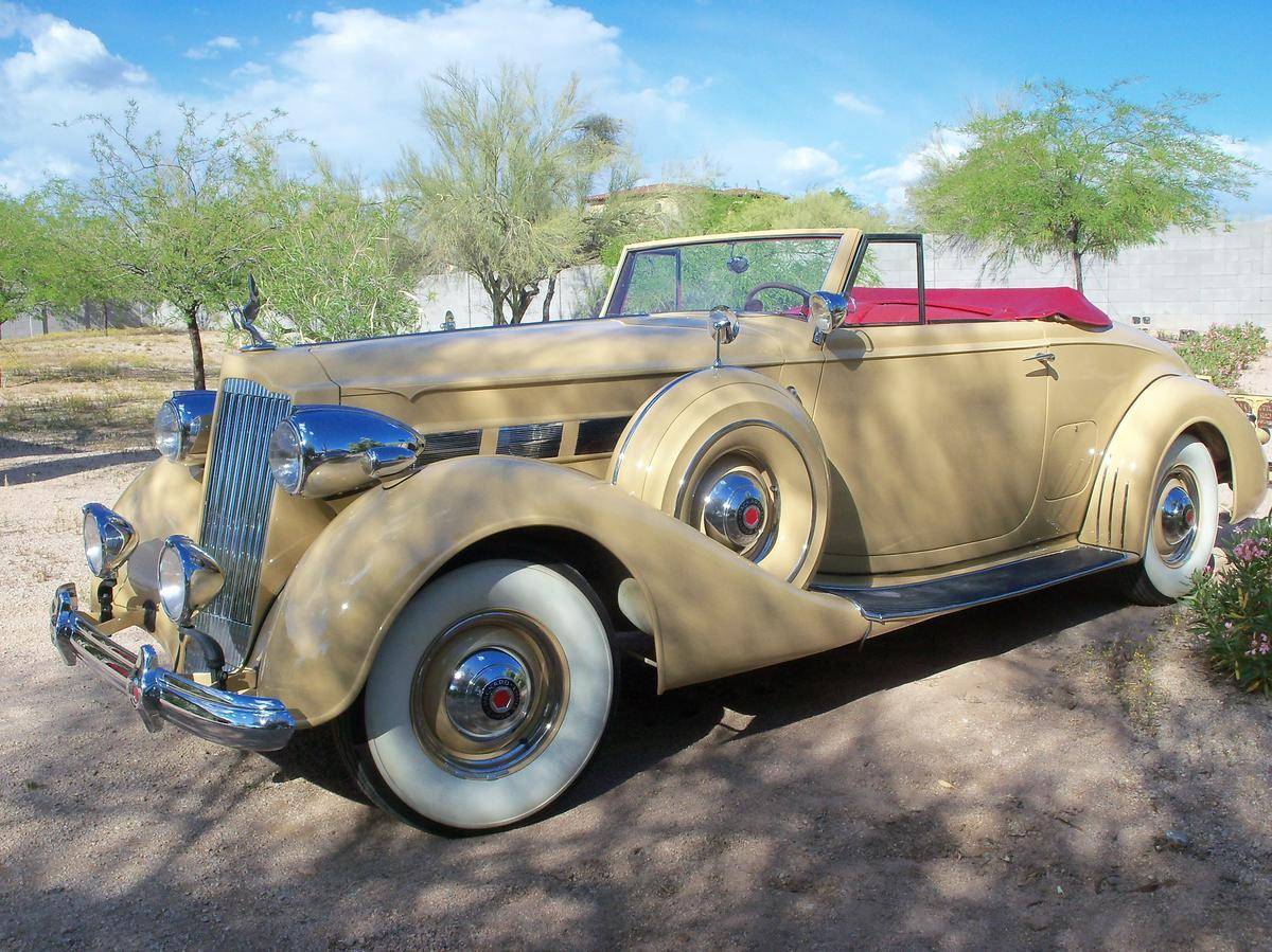 1937 Packard Super 8 - Sideview